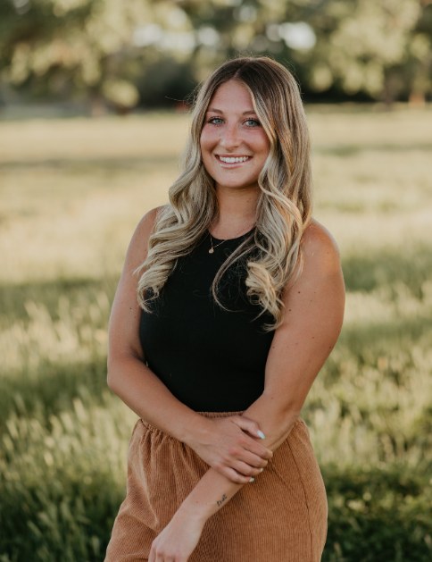 Meet Coach Brylee! She is coming back to our FORCE and we are so excited to have her. She will be coaching our tumbling classes. She is most excited “to see all the success the new name will bring this year and all the pretty tumbling that will be happening!”